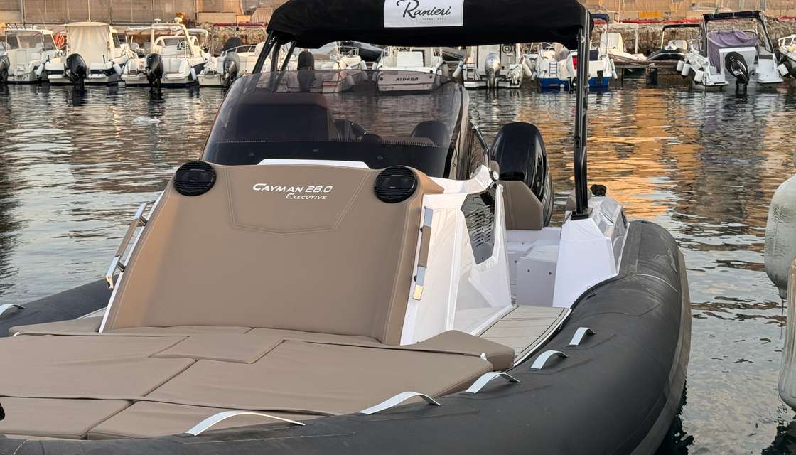 Cayman 28.0 Executive