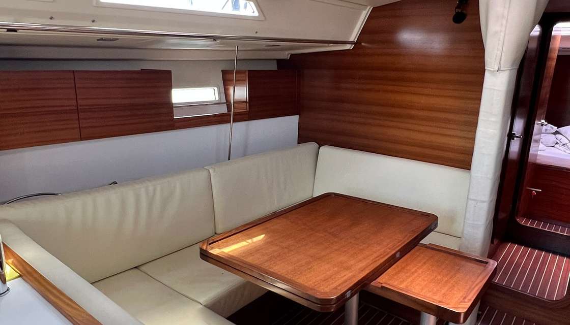 Salona 44