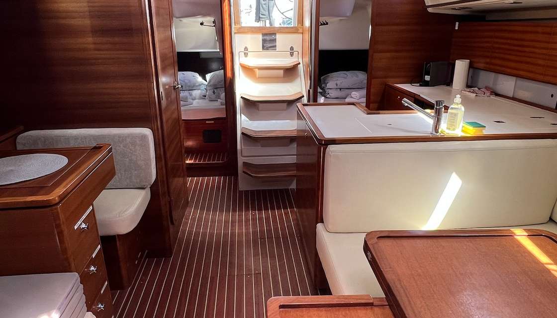Salona 44
