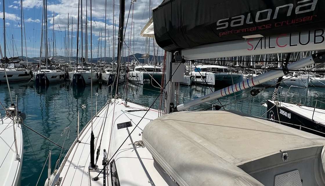 Salona 44