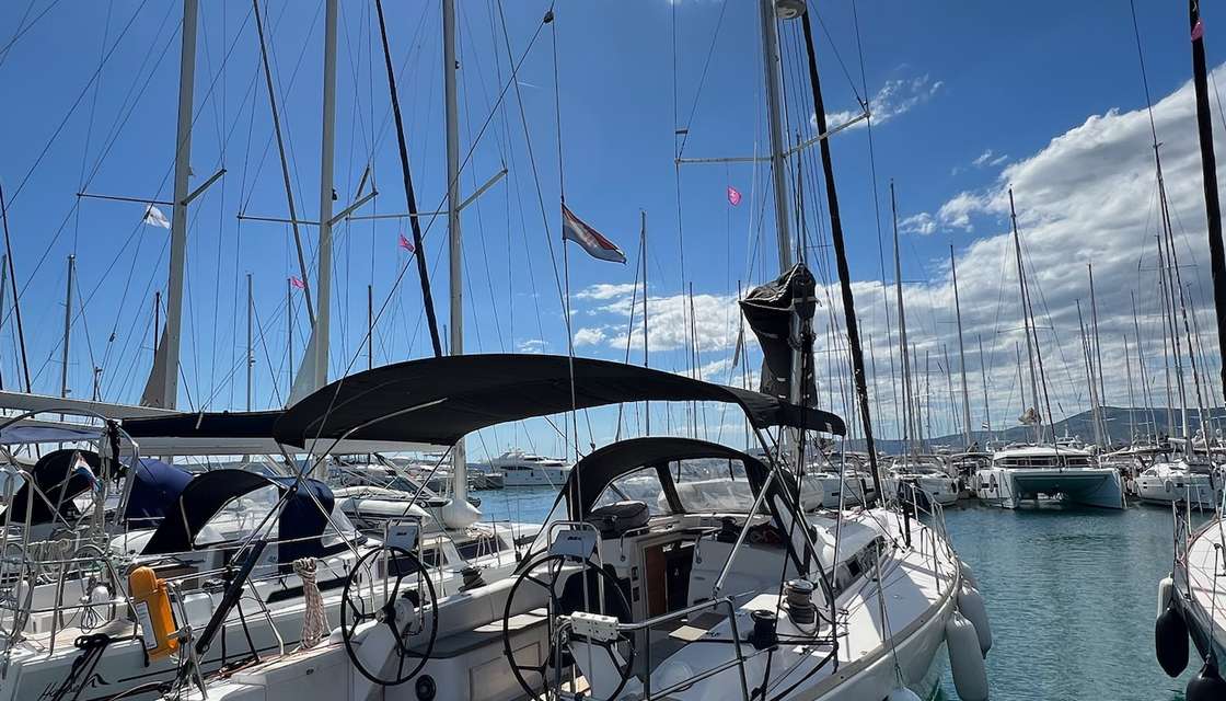 Salona 44