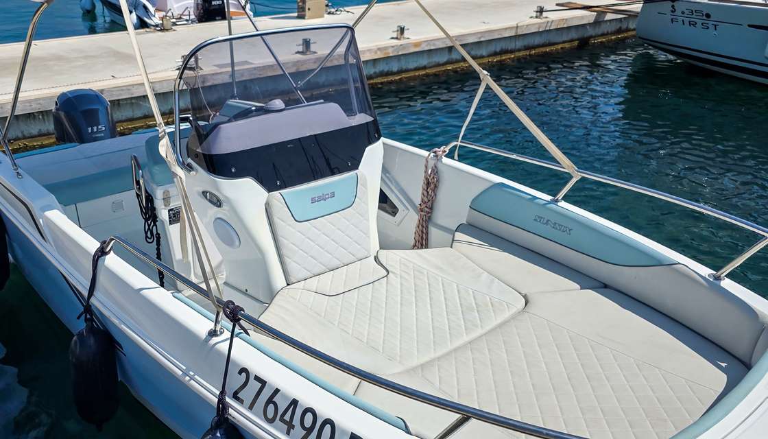 Distribución del barco Sunsix Jetset