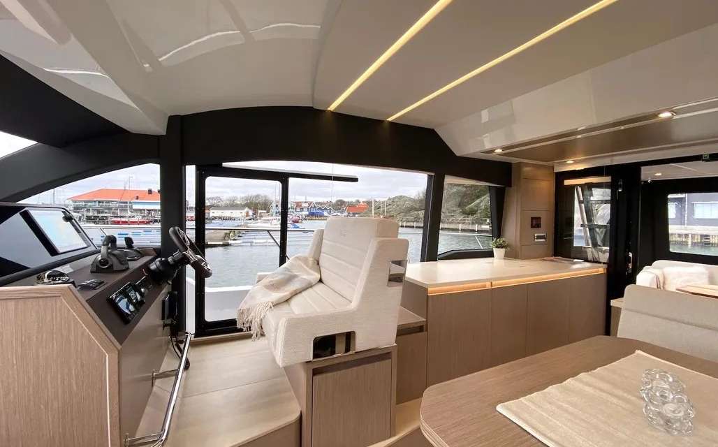 Sealine F430