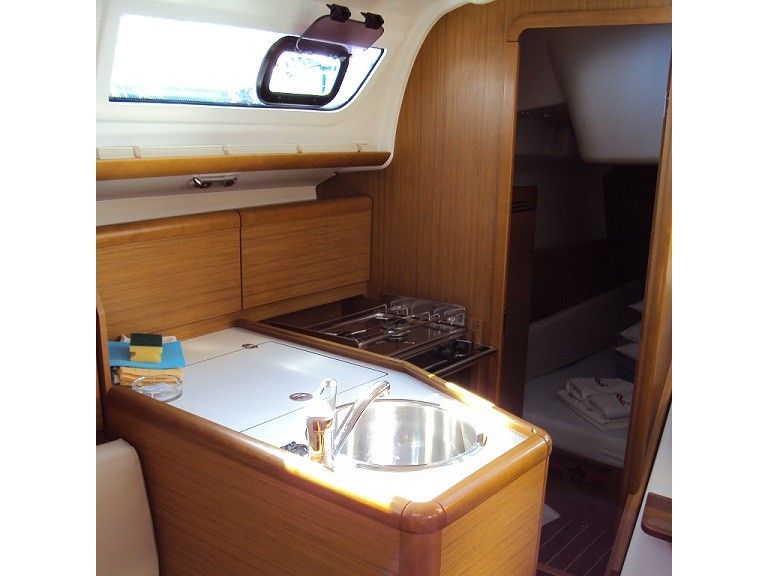 Sun Odyssey 30i