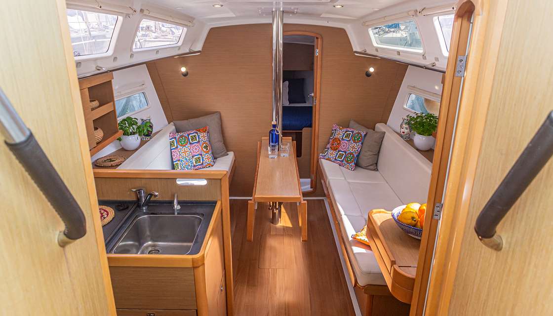 Sun Odyssey 319
