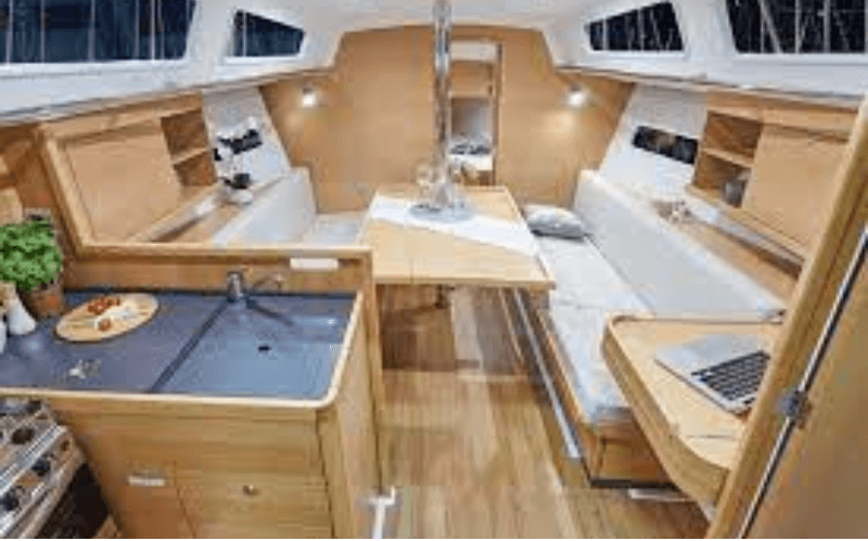 Sun Odyssey 319
