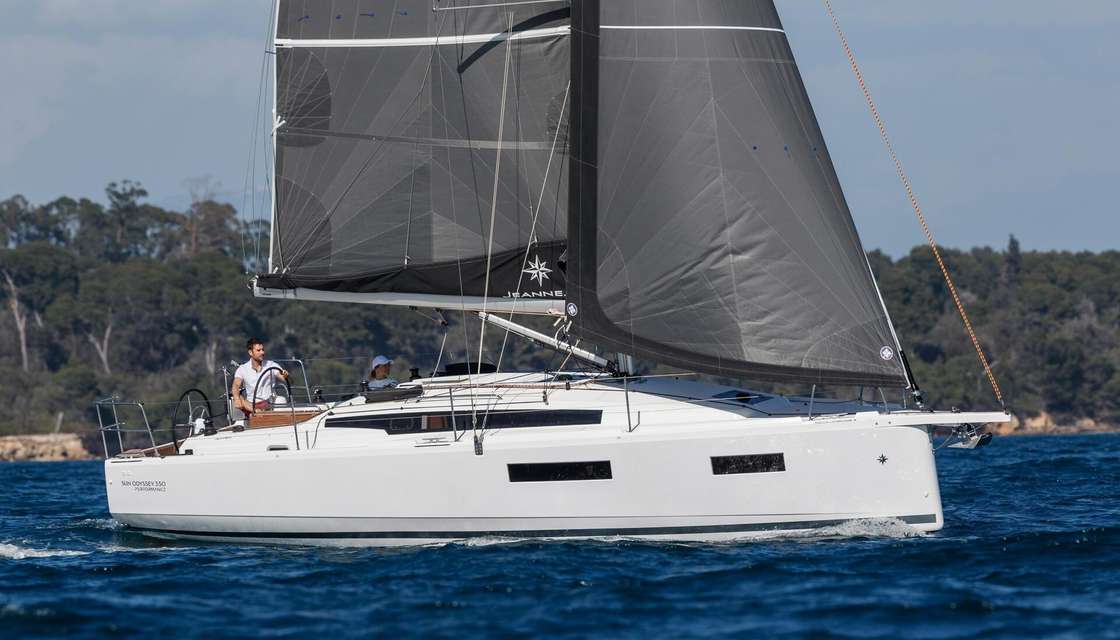 Sun Odyssey 350