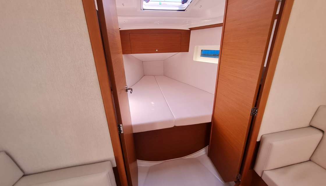 Sun Odyssey 350