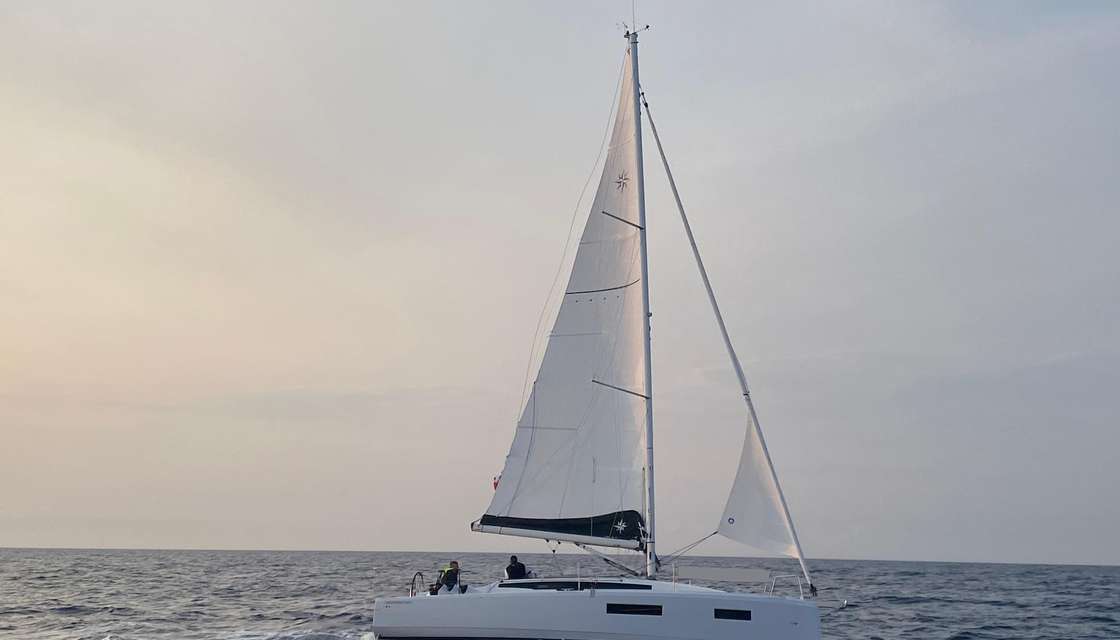 Sun Odyssey 350
