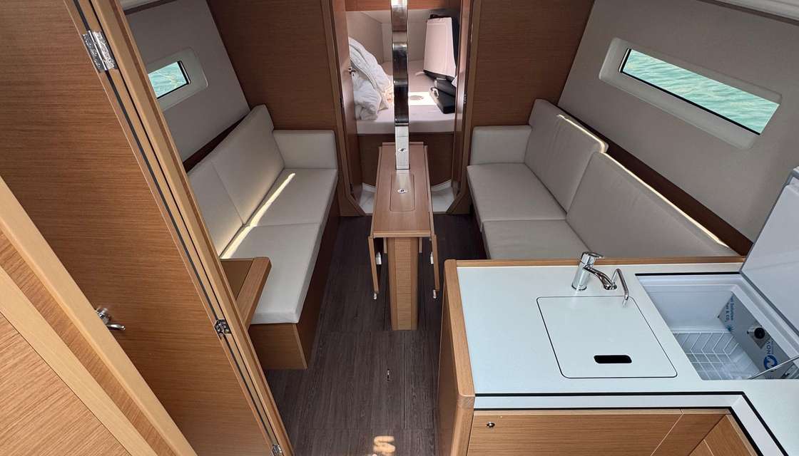 Sun Odyssey 350