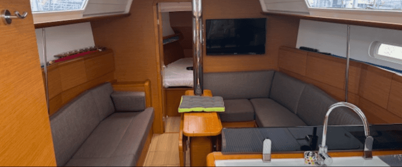 Sun Odyssey 379