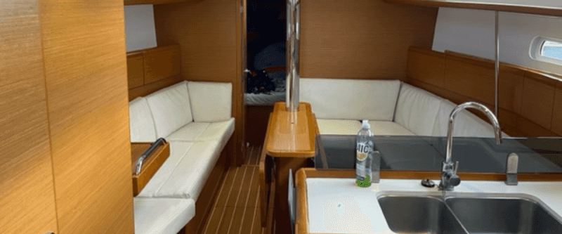 Sun Odyssey 379