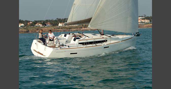 Sun Odyssey 379