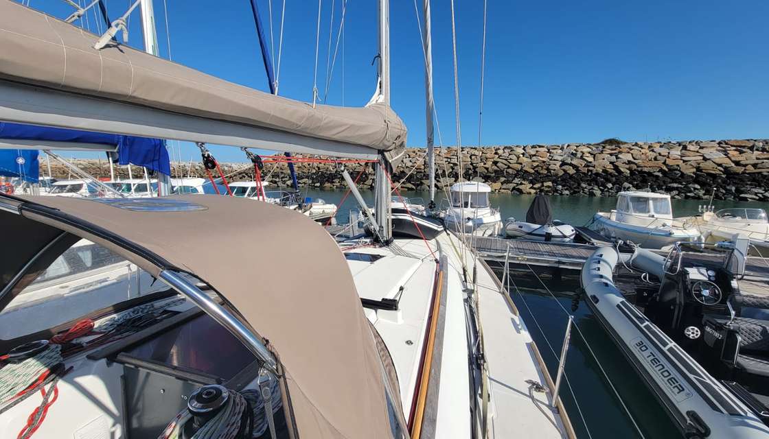 Sun Odyssey 379