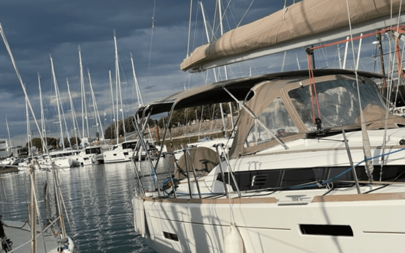 Sun Odyssey 379