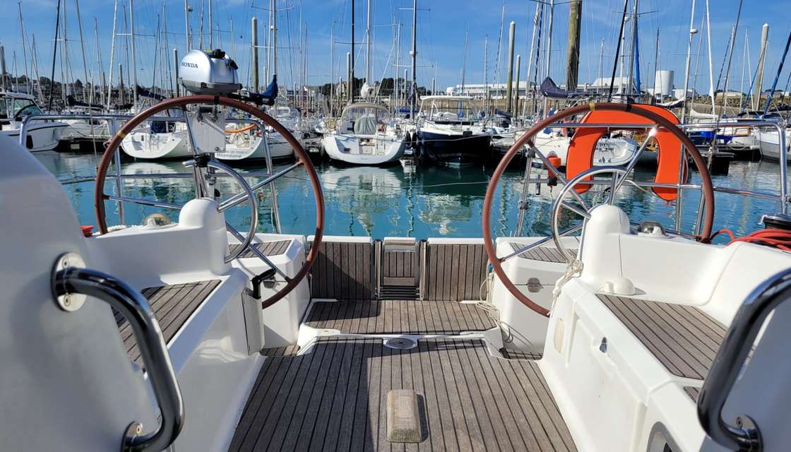 Sun Odyssey 379