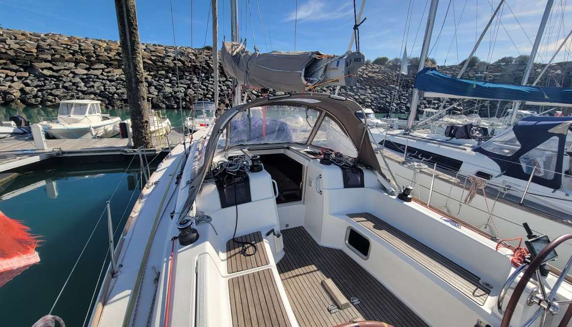 Sun Odyssey 379