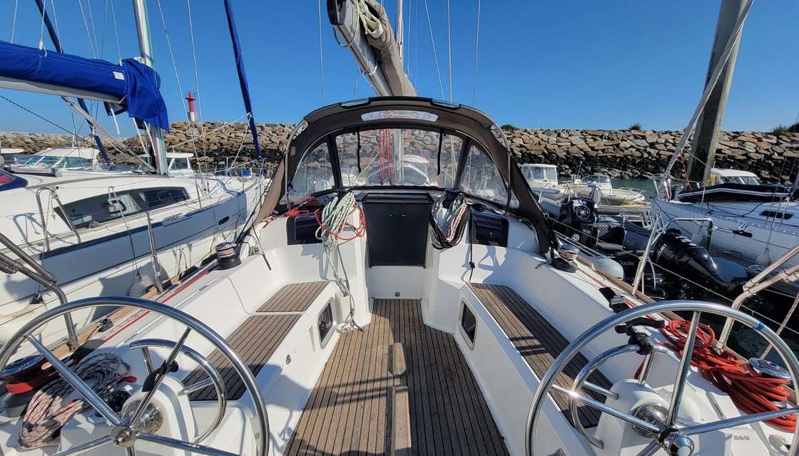 Sun Odyssey 379