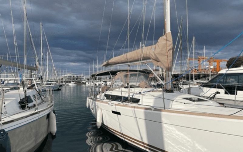 Sun Odyssey 379