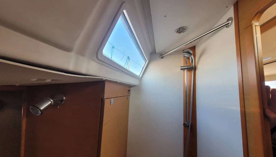 Sun Odyssey 379