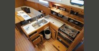 Sun Odyssey 379