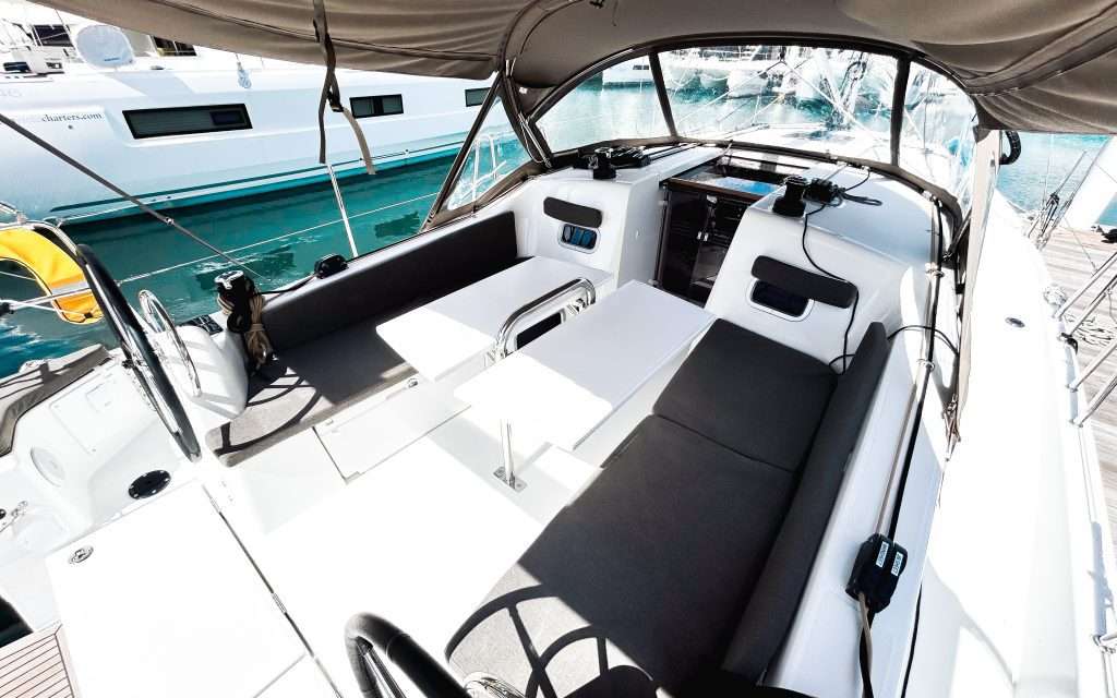 Sun Odyssey 380
