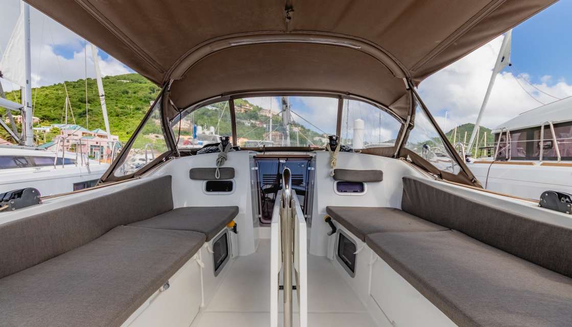 Sun Odyssey 380