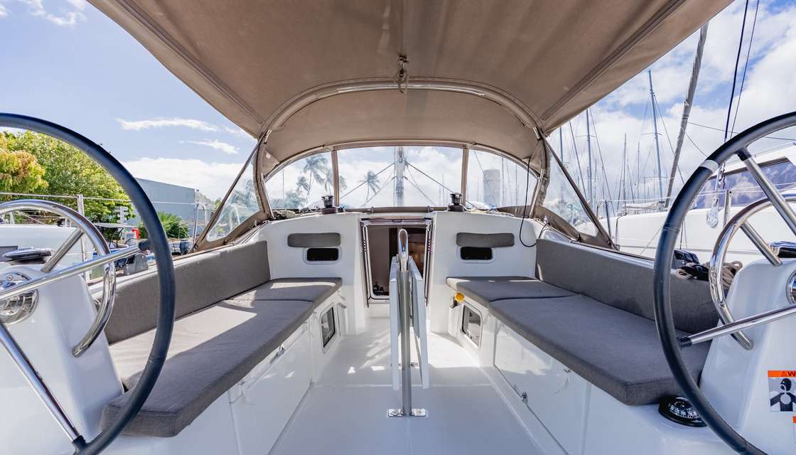 Sun Odyssey 380