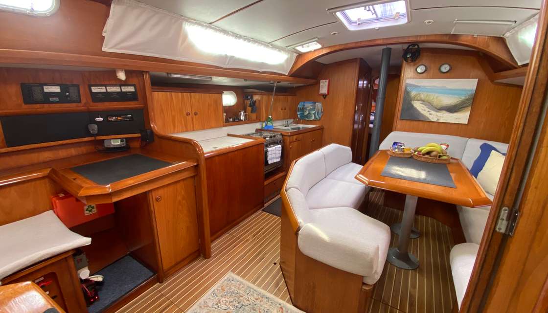 Sun Odyssey 42.2