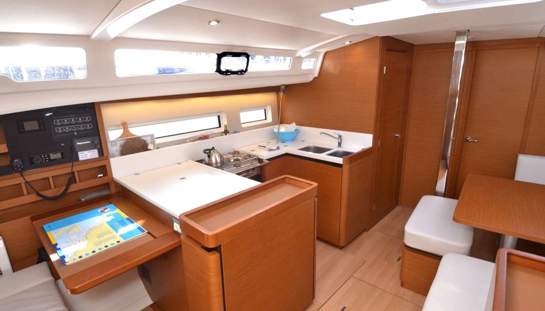 Sun Odyssey 440