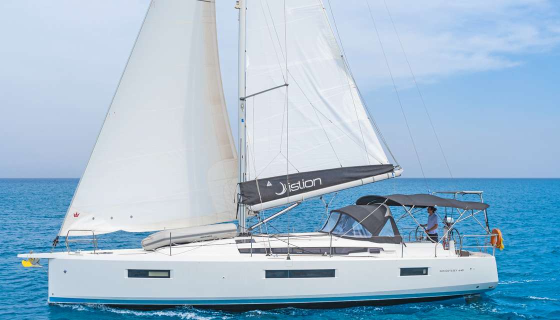 Sun Odyssey 440