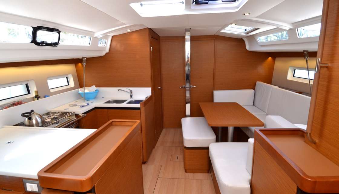 Sun Odyssey 440