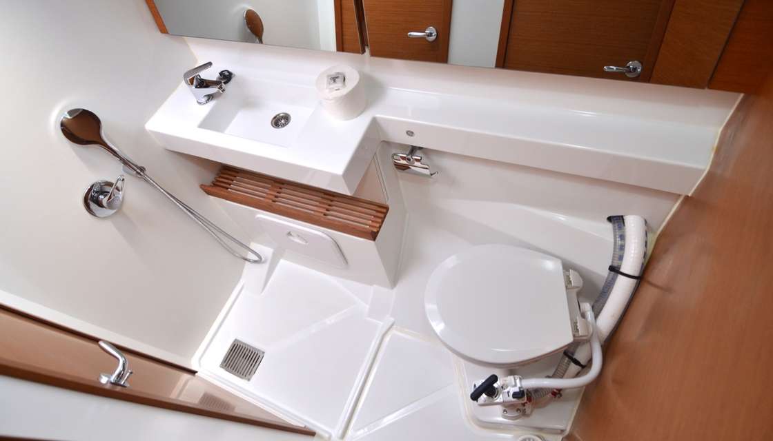 Sun Odyssey 440