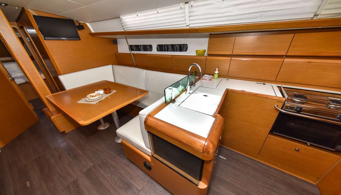 Sun Odyssey 449