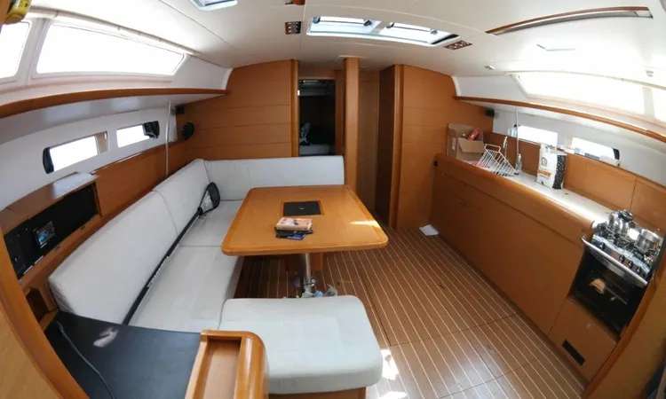 Sun Odyssey 469