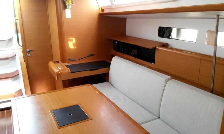 Sun Odyssey 469