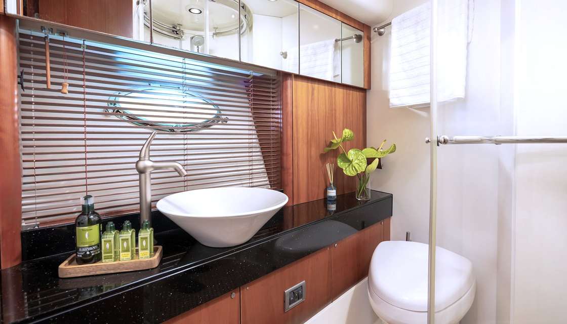 Sunseeker Predator 72