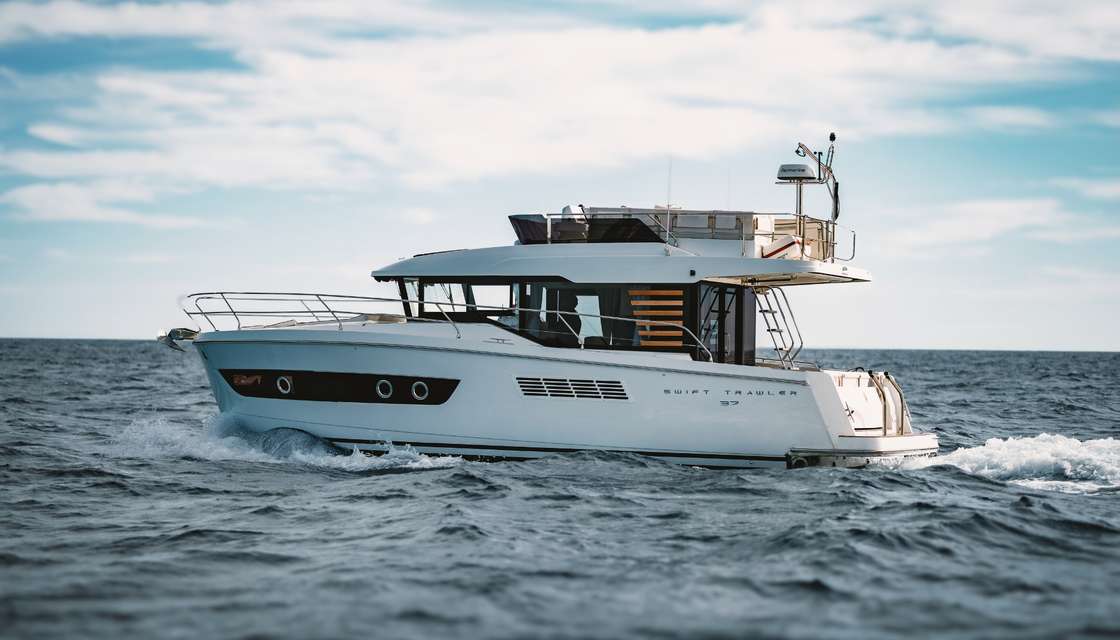 Swift Trawler 37 Fly