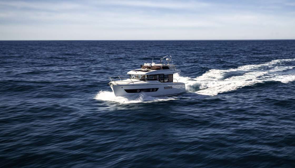 Swift Trawler 37 Fly