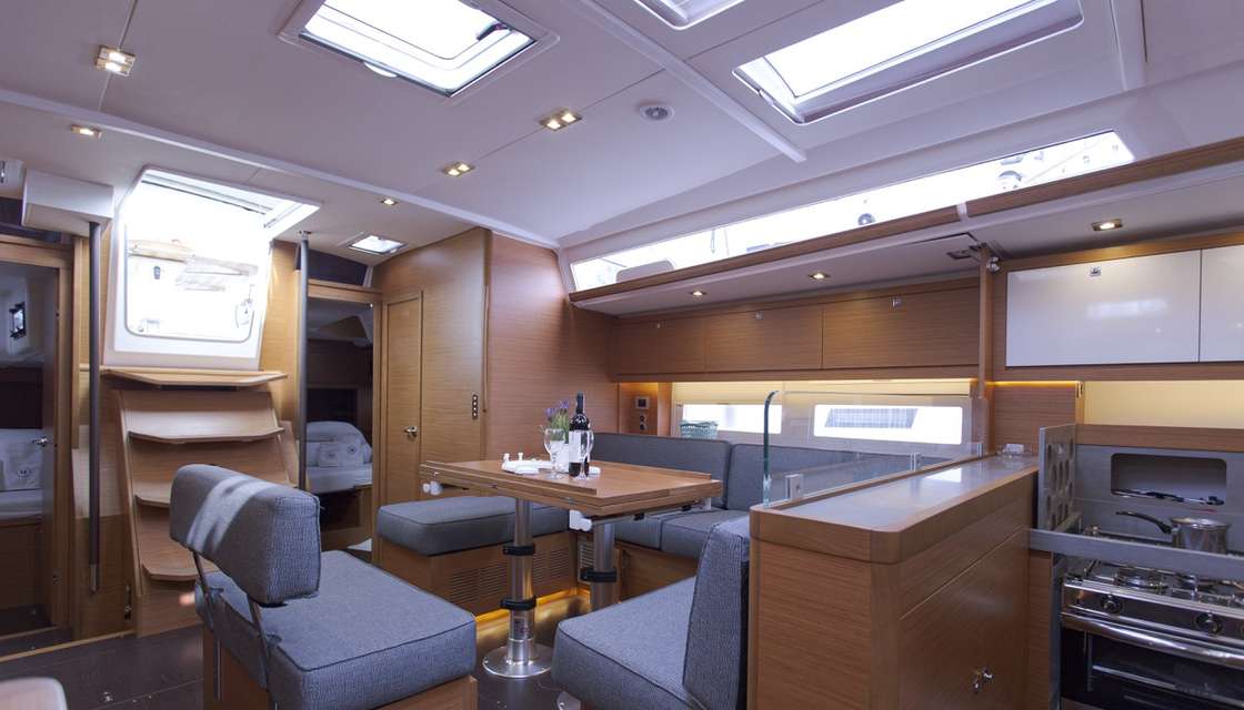 Dufour 530