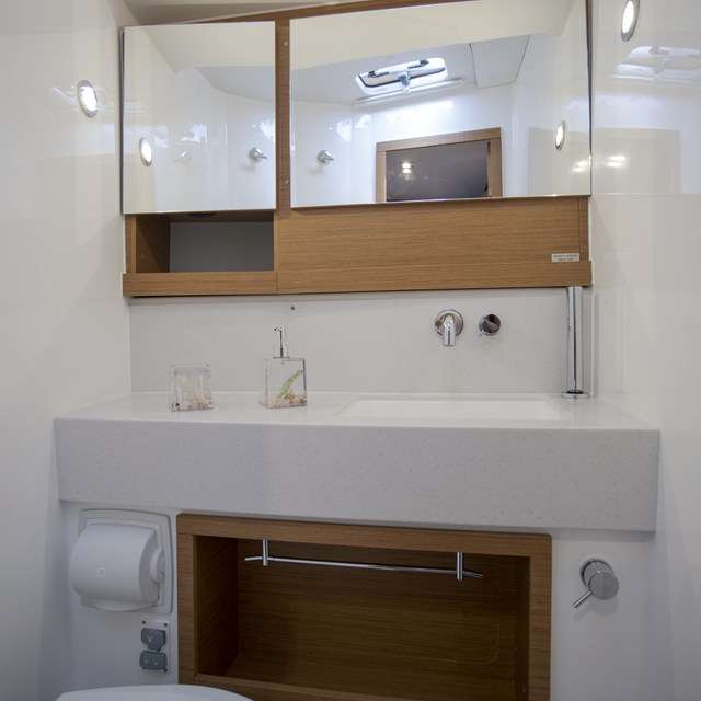 Dufour 530