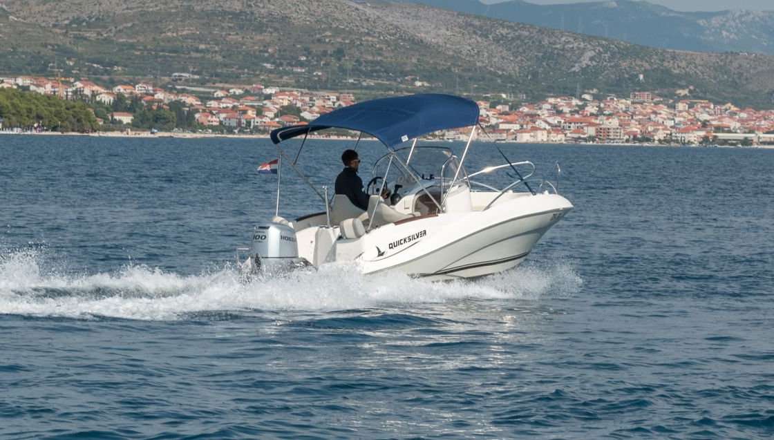 555 Commander