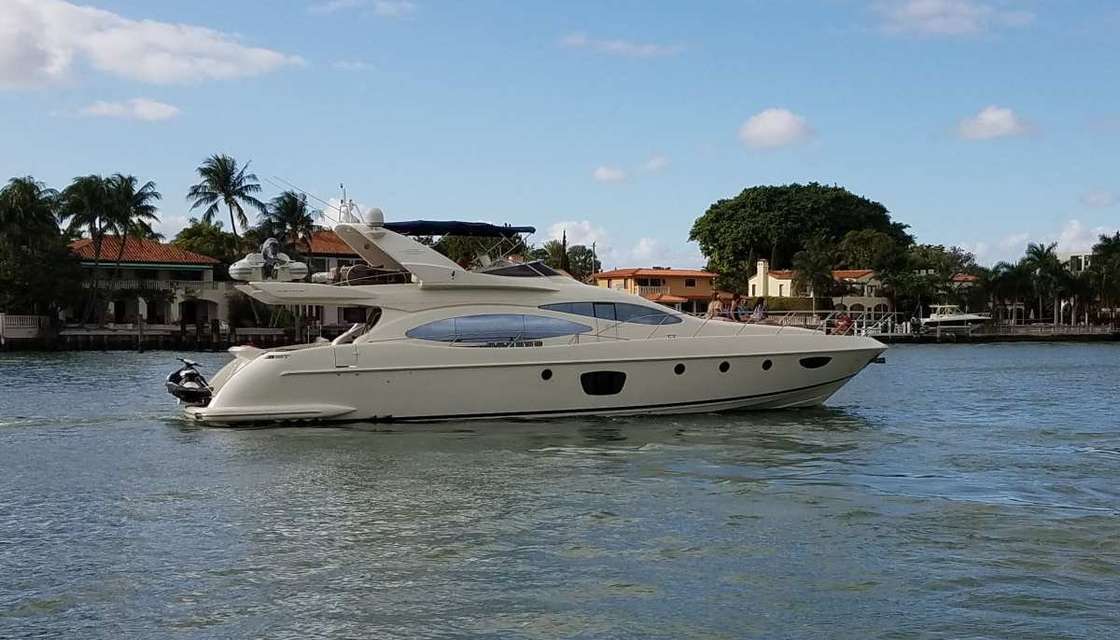 Azimut 68 Fly