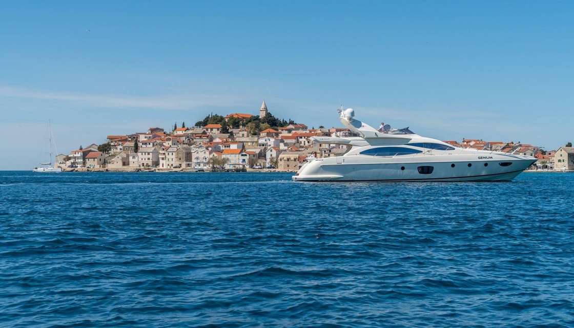 Azimut 68 Fly