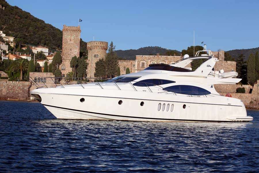 Azimut 68 Fly