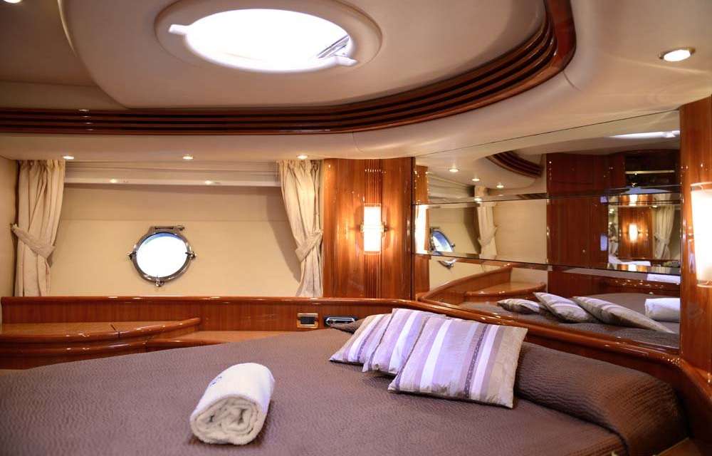 Azimut 68 Fly
