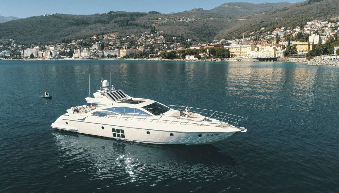 Azimut 68 Fly