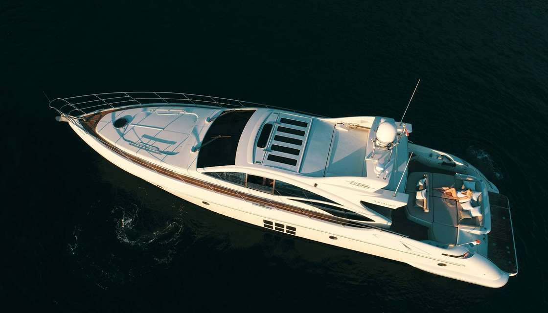 Azimut 68 Fly