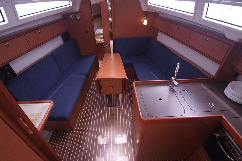 Bavaria Cruiser 33