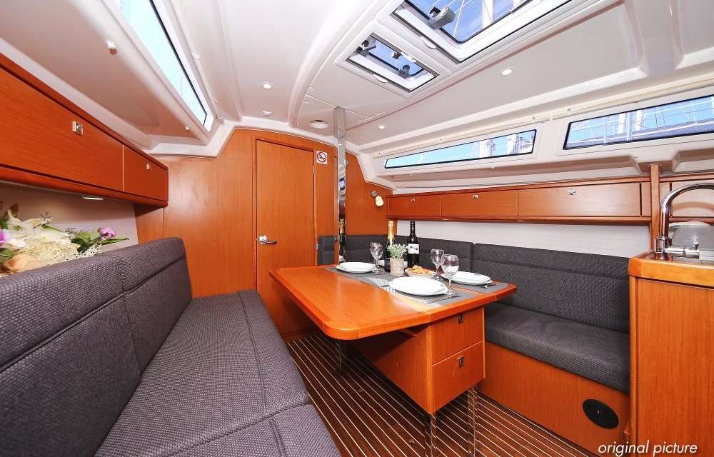Bavaria Cruiser 33